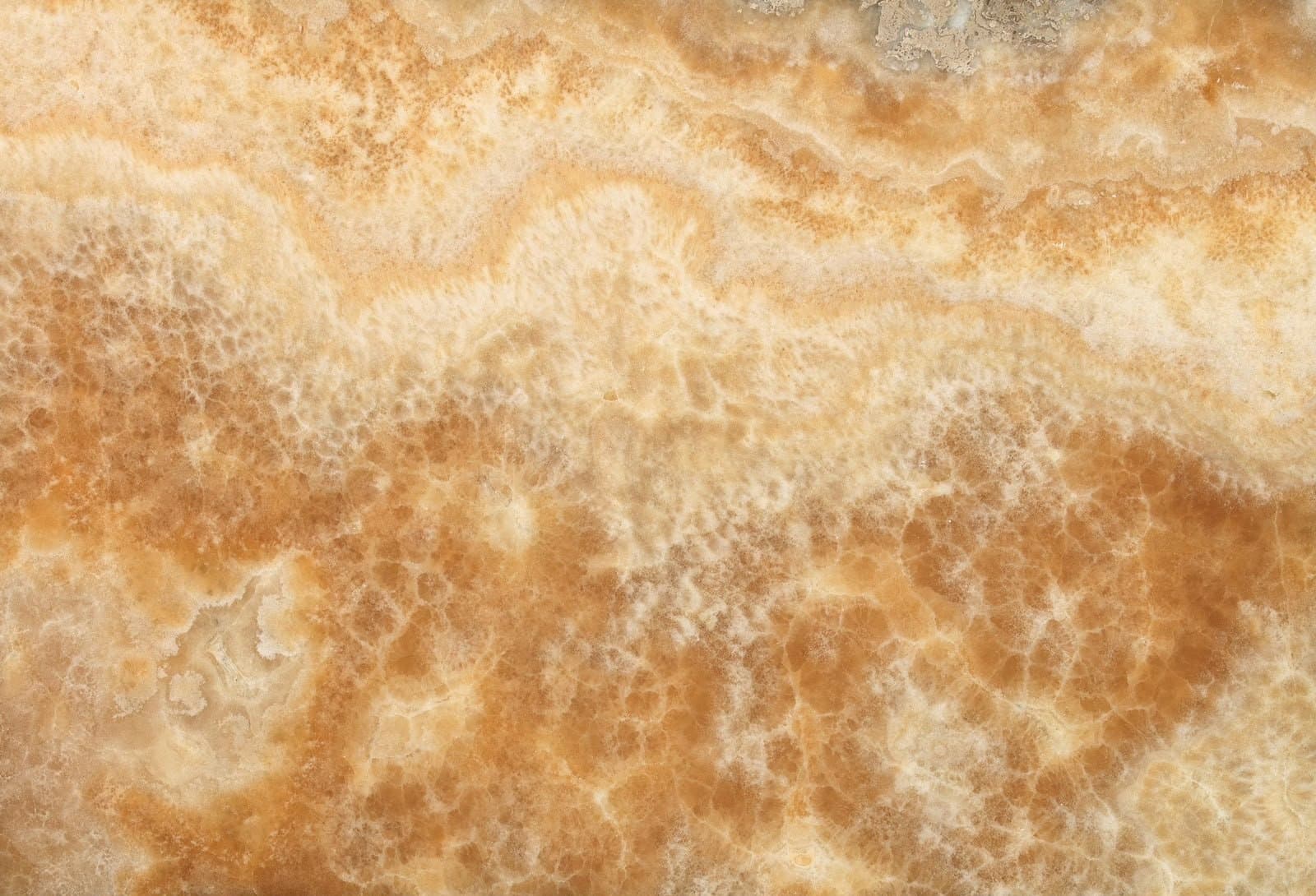 Onyx Miele slab