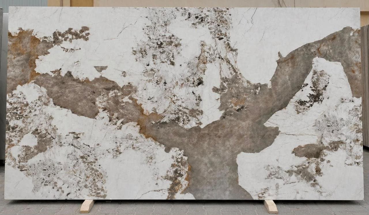 Sintered stone slab, white Calacatta-look finish